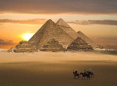 piramidy v gize